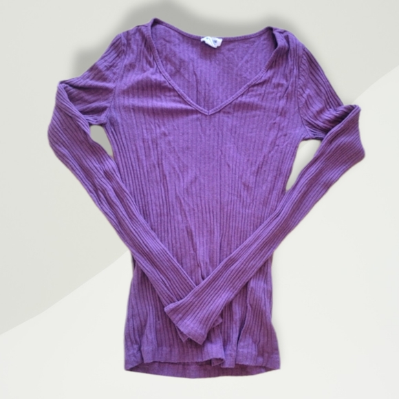 Long Sleeve V Neck Top - Picture 1 of 3